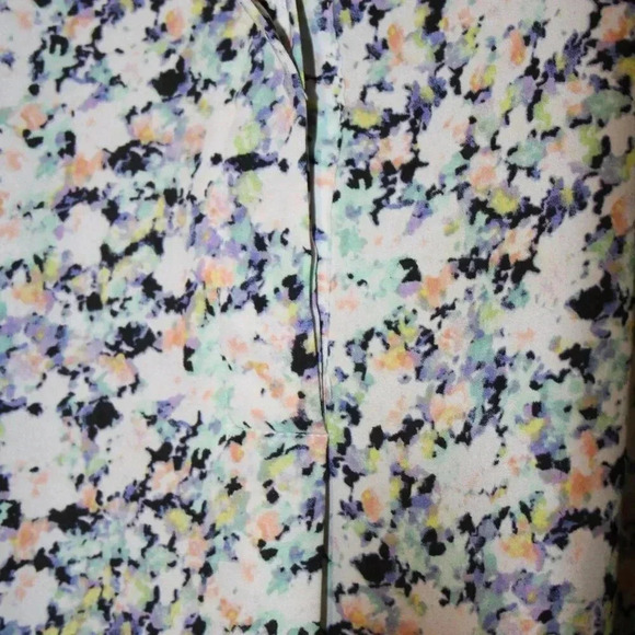 Floral Flowy Tank Top - Picture 3 of 14